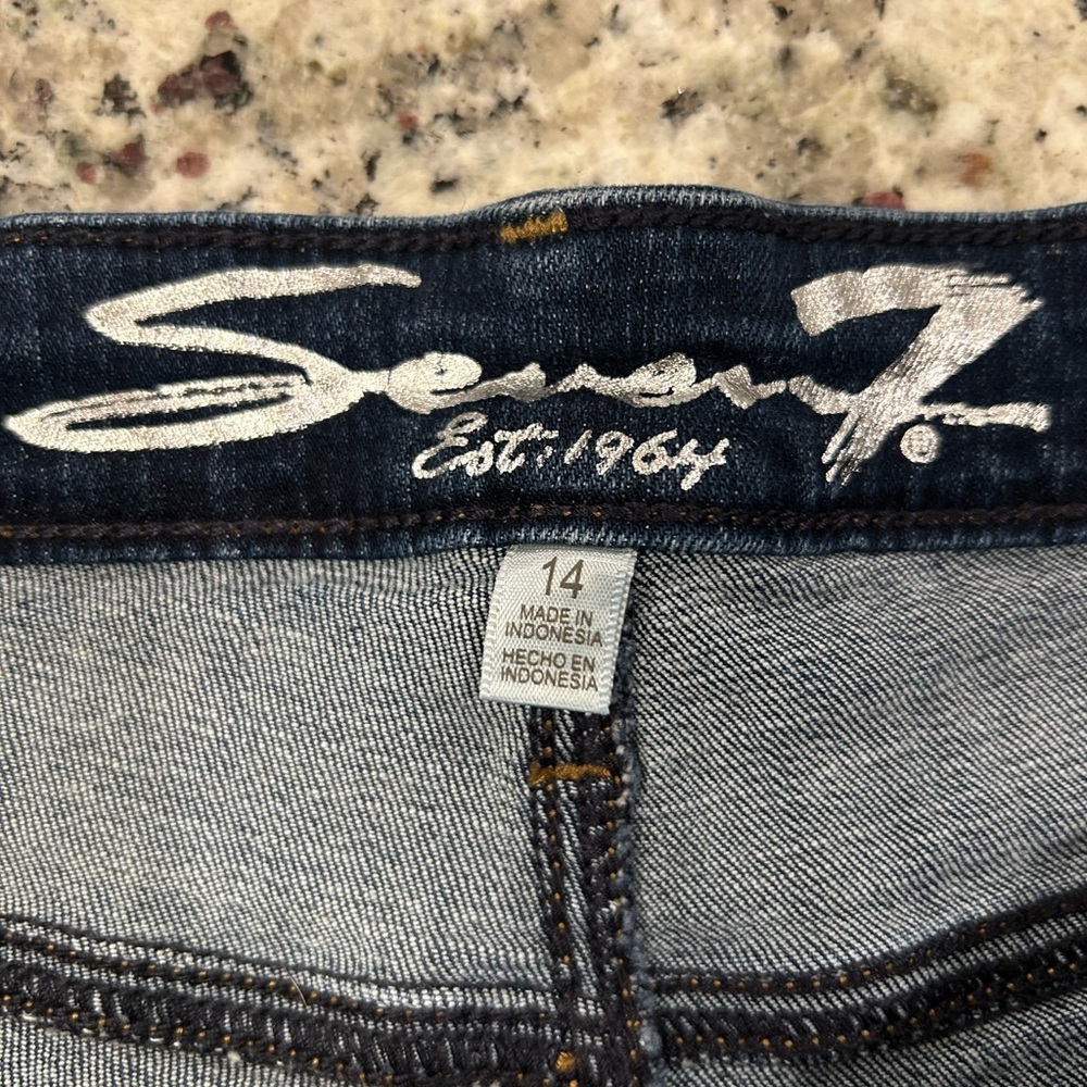 Seven7‎ Dark Blue Jean Shorts for Women NWOT - Picture 3 of 5